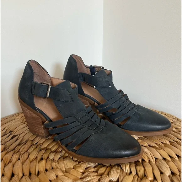 Casalon strappy heels - Picture 1 of 2